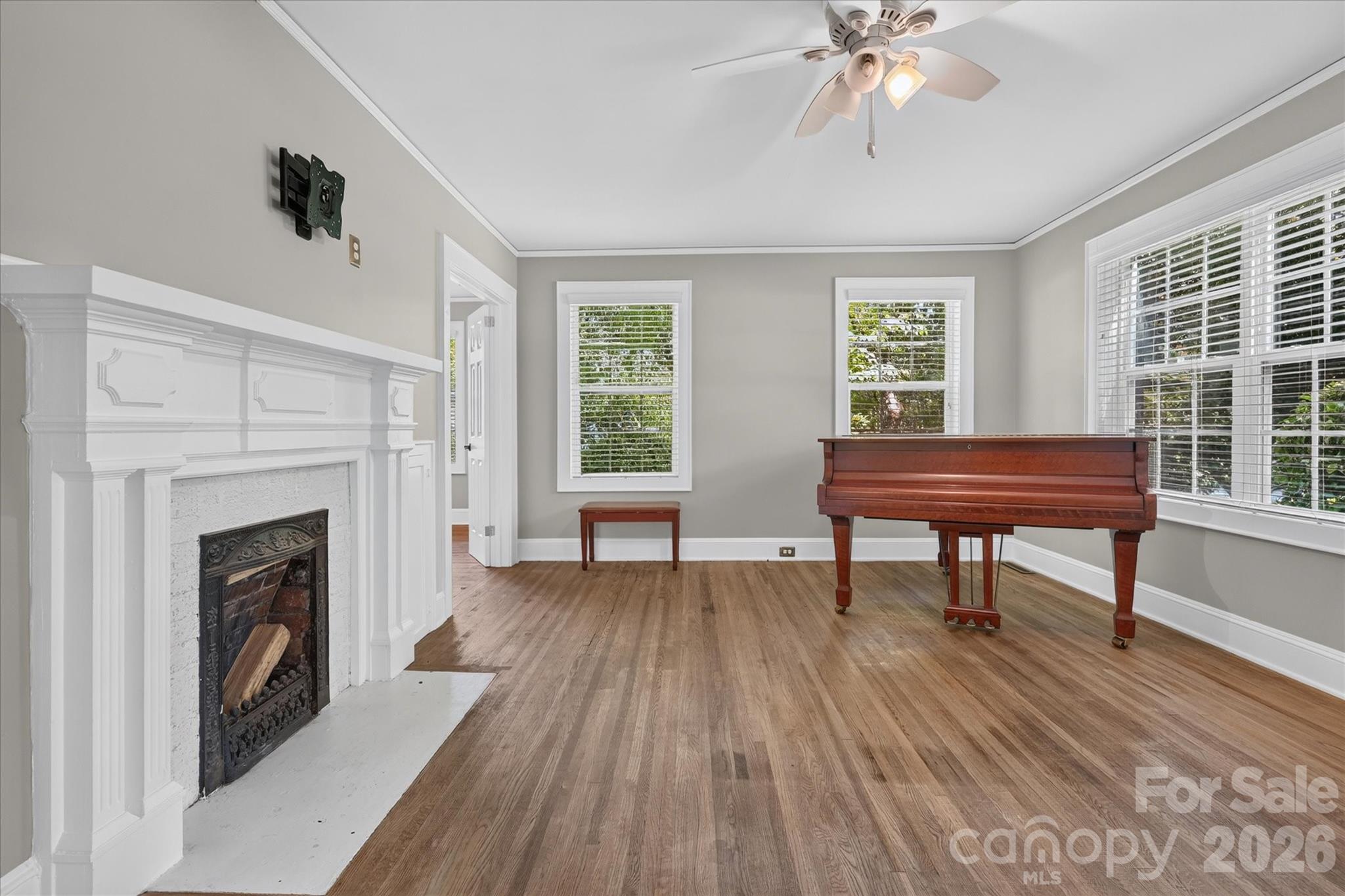 695 Wilmar Street NW