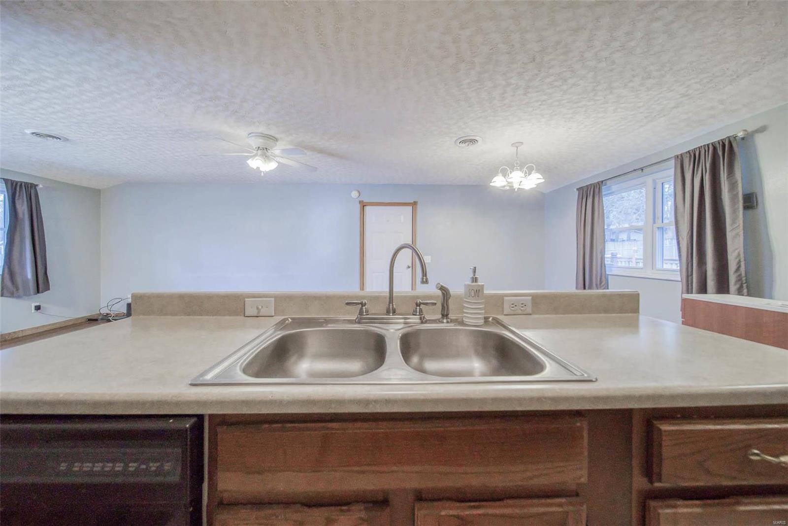 402 Old English Road