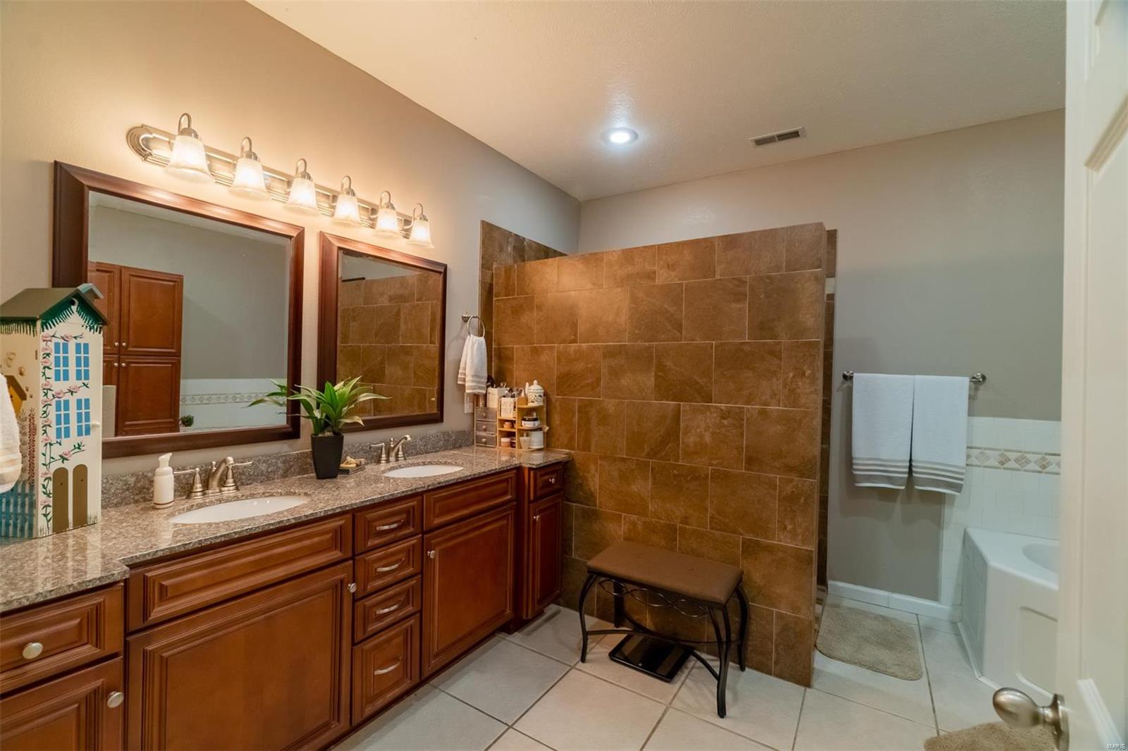 12130 Oak Ridge Drive