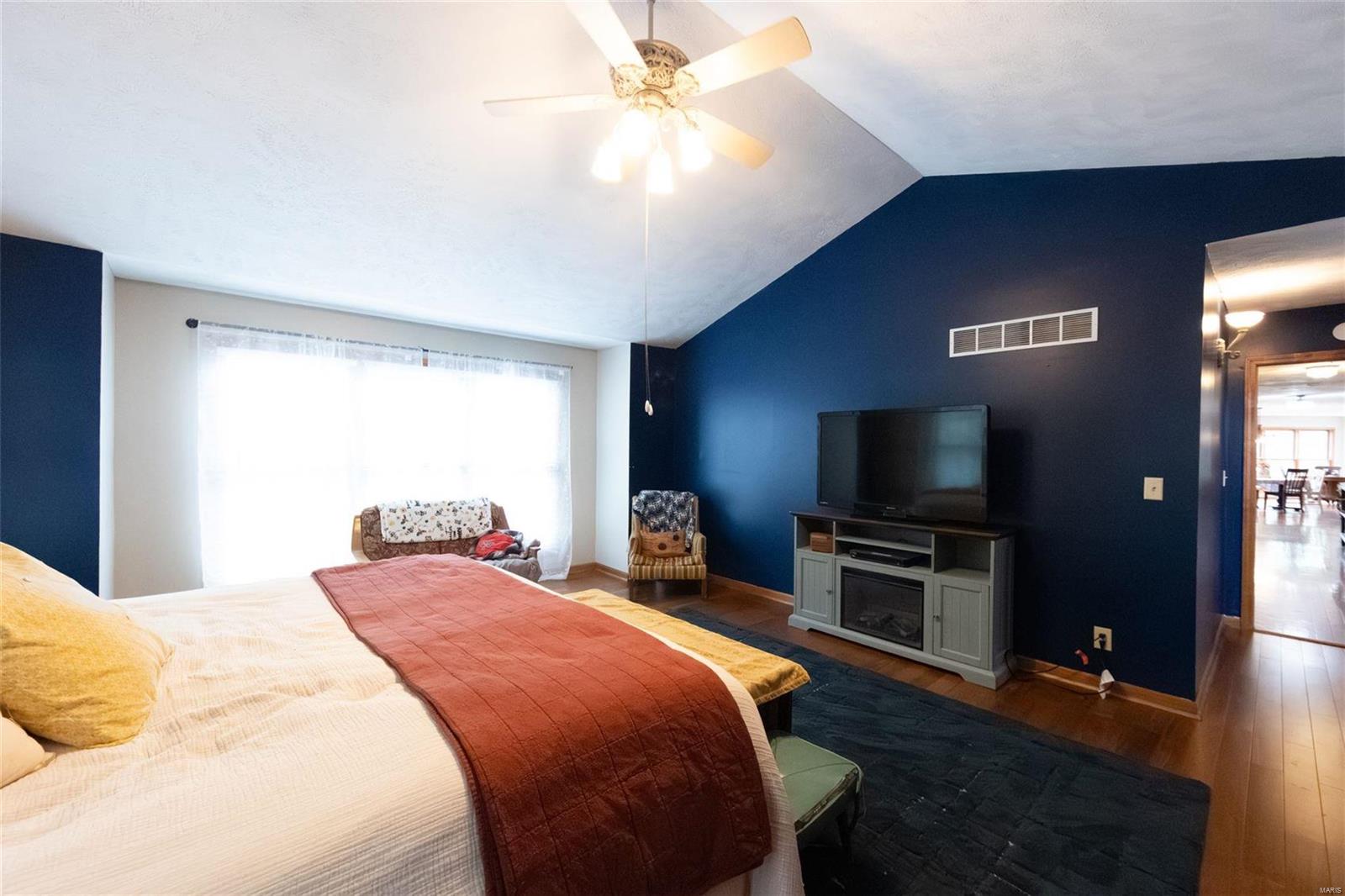 17520 Rolling Hills Court