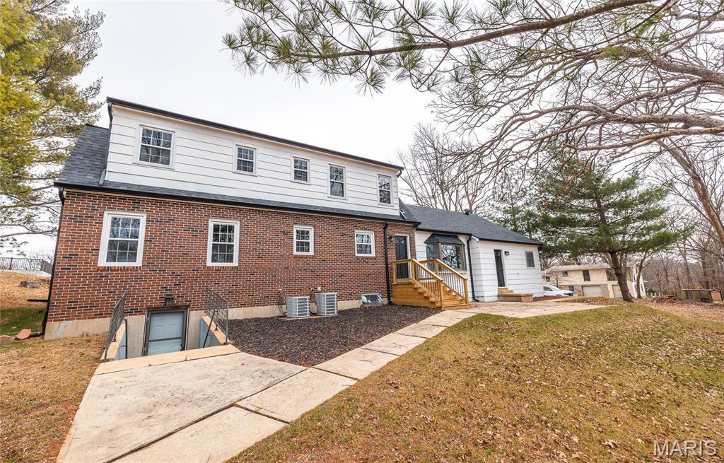 3 Hyer Court