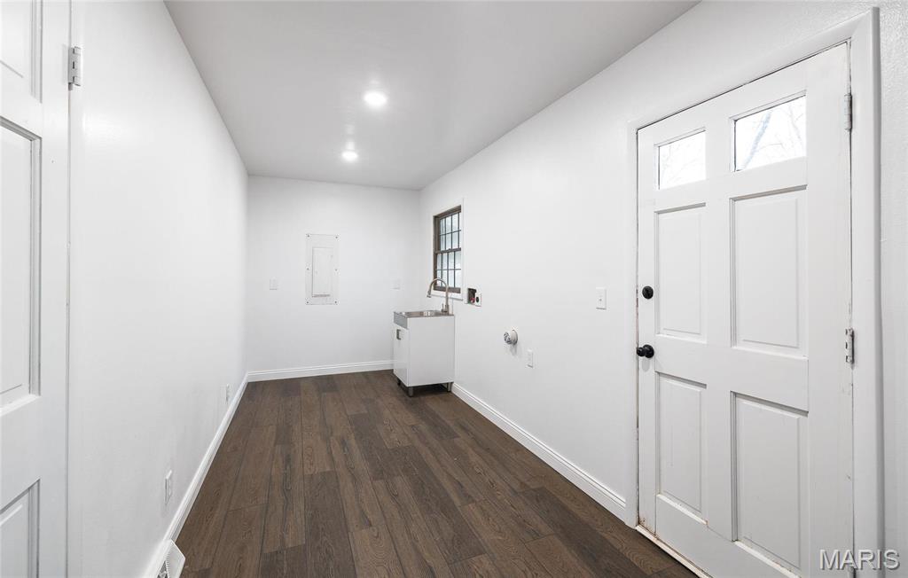 3 Hyer Court