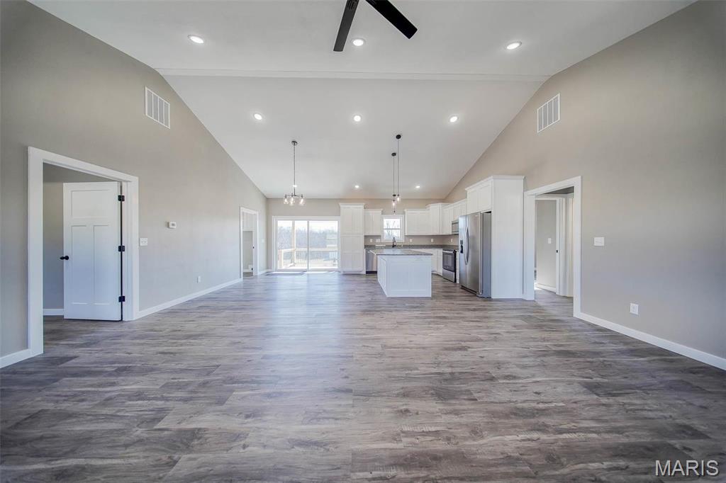 282 Private Drive 7288