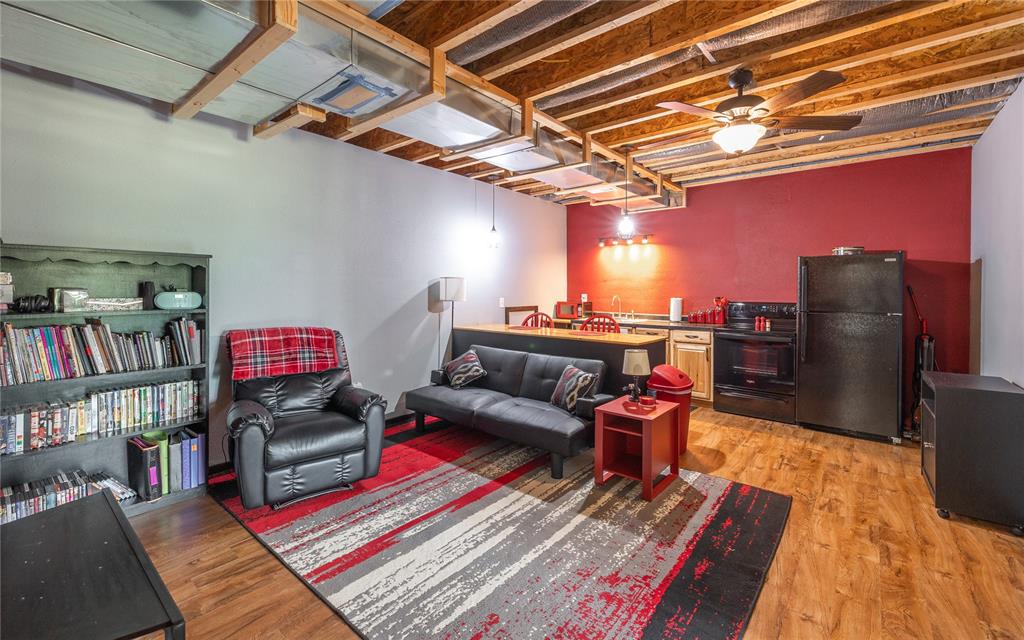 19285 State Route EE