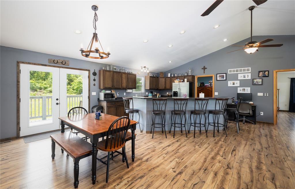 19285 State Route EE