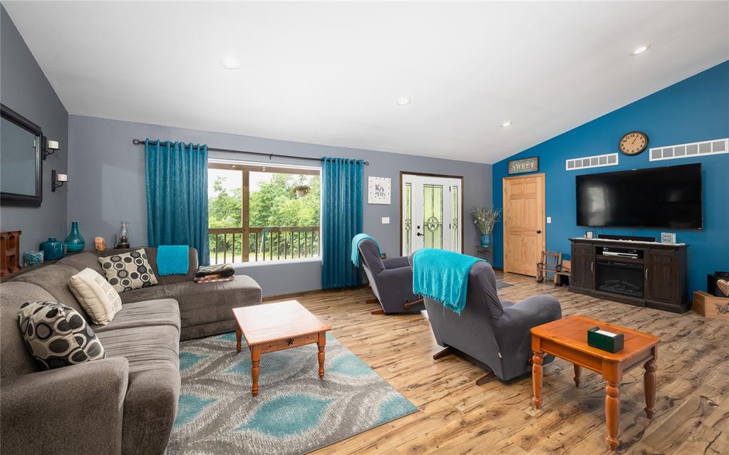 19285 State Route EE