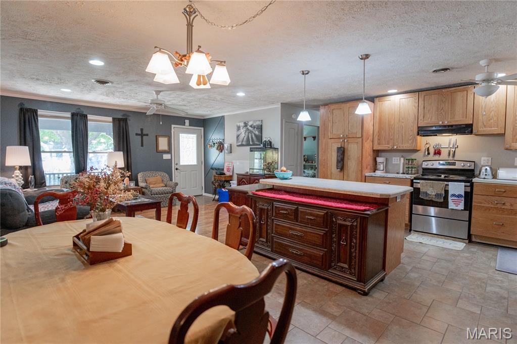 606 N Charles Avenue