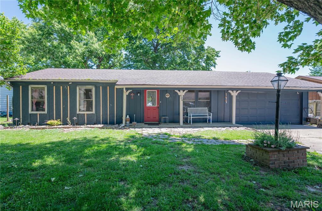 606 N Charles Avenue