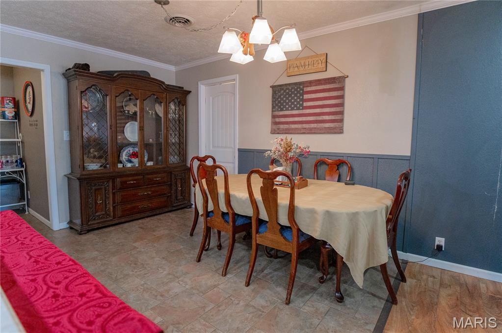 606 N Charles Avenue