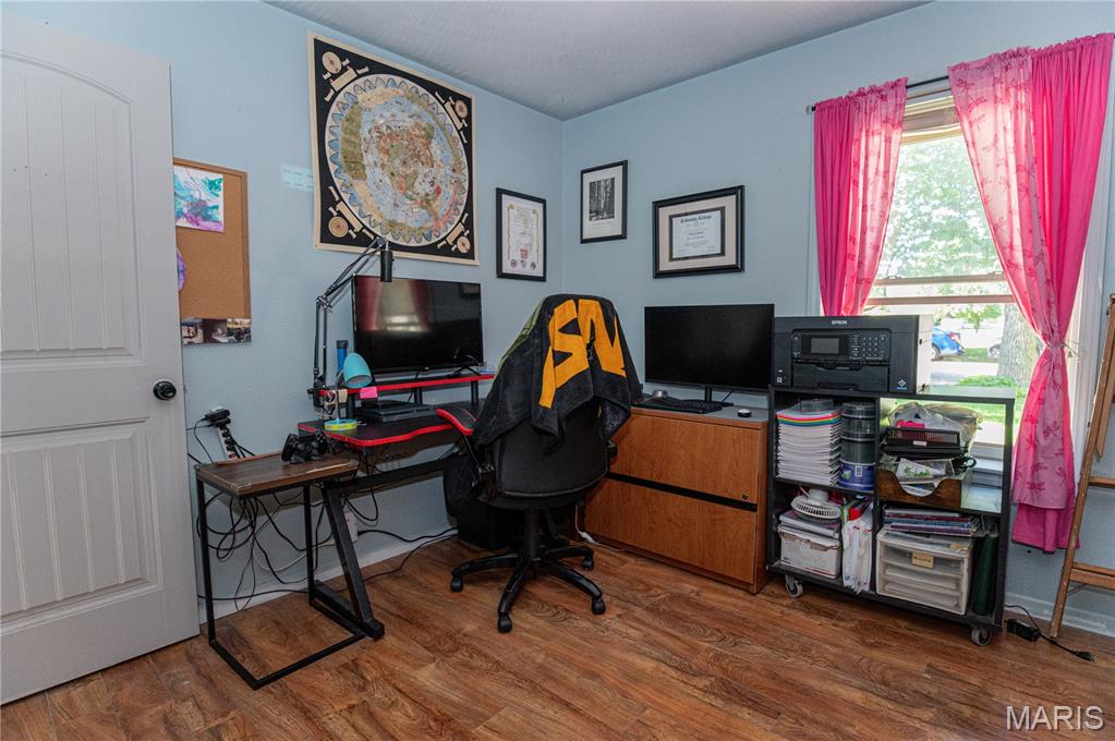 606 N Charles Avenue