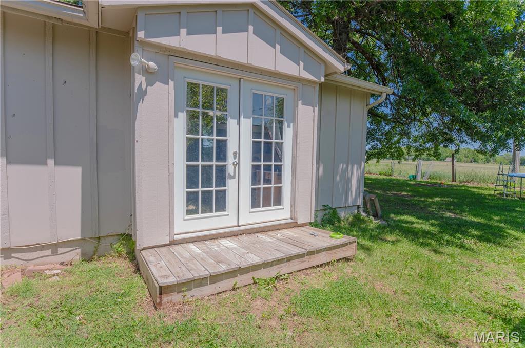 606 N Charles Avenue