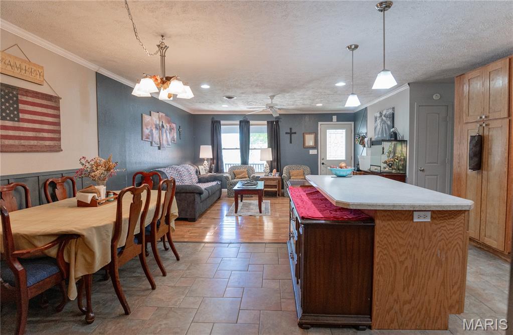 606 N Charles Avenue