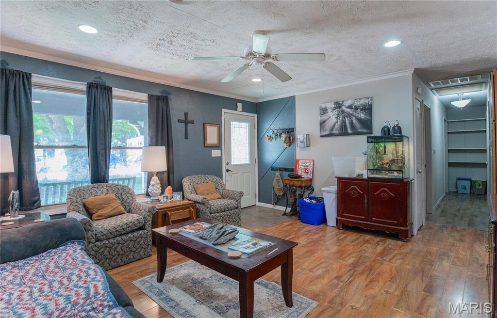 606 N Charles Avenue