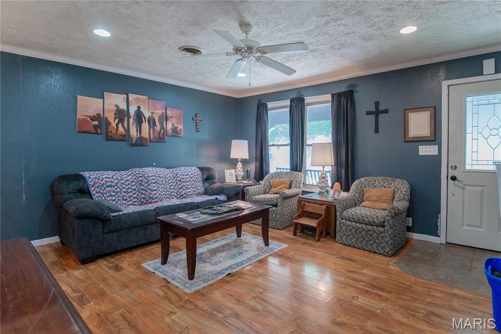 606 N Charles Avenue