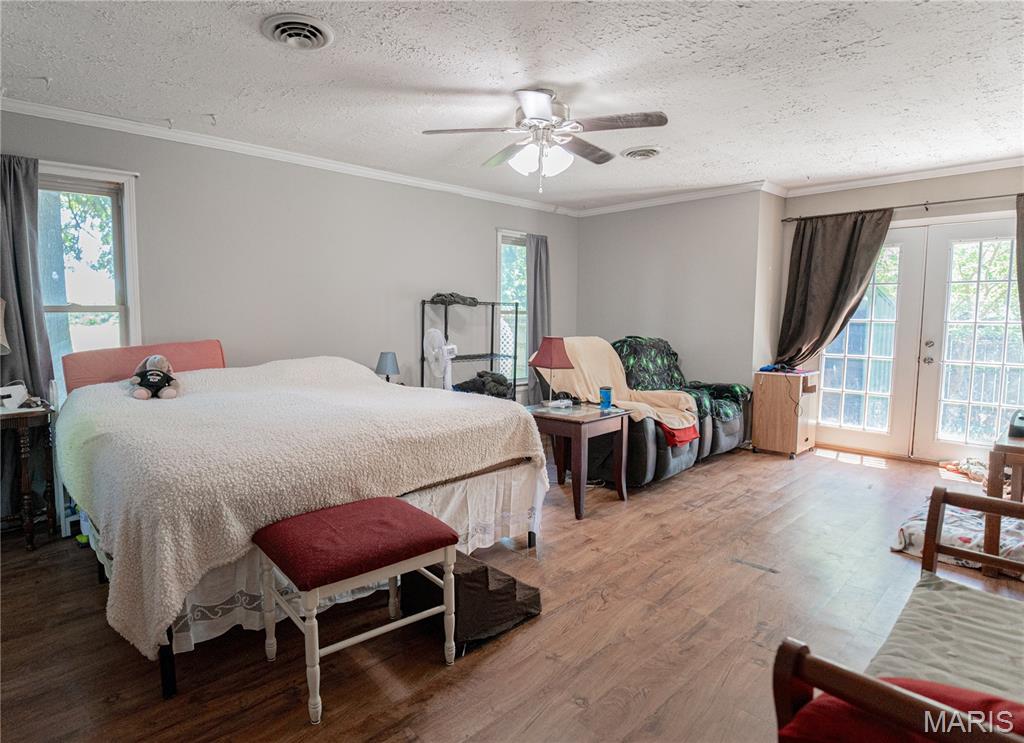 606 N Charles Avenue