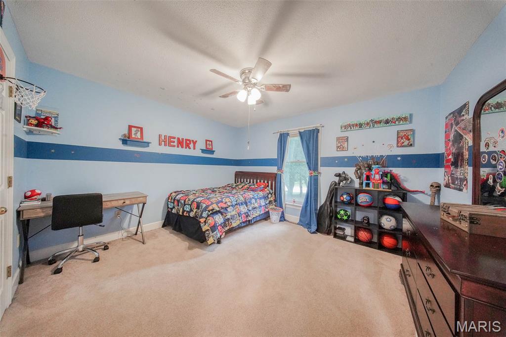 1708 Line Avenue