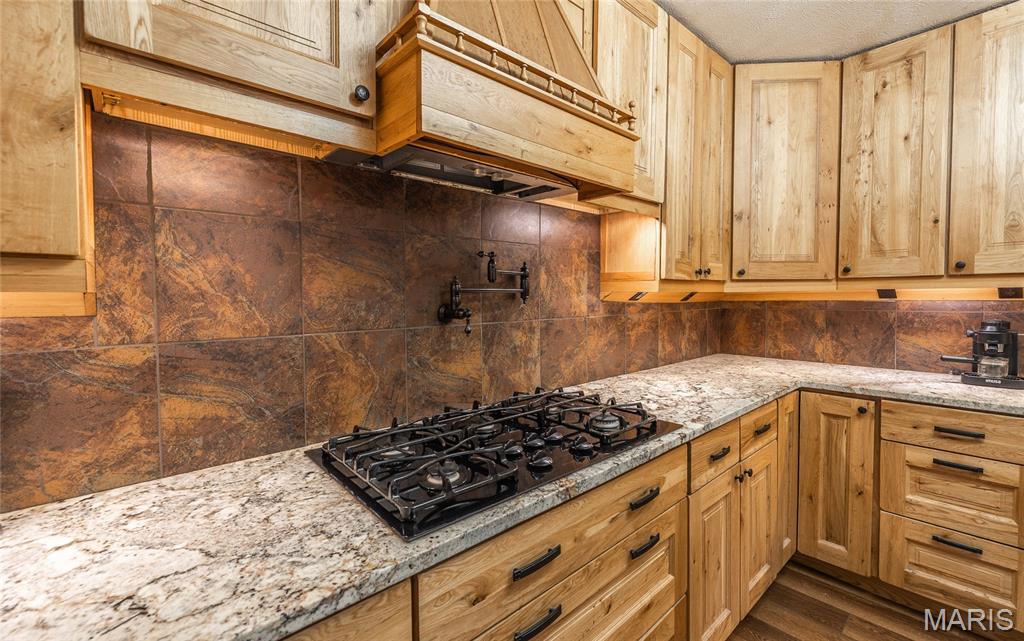 807 County Road 6410