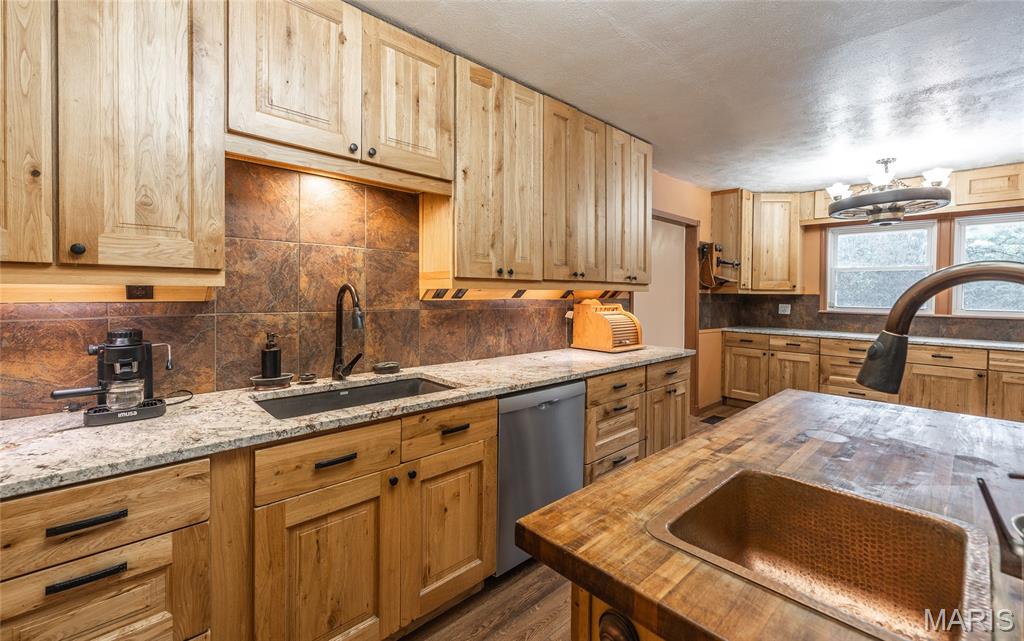 807 County Road 6410
