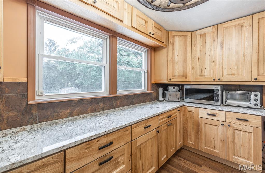 807 County Road 6410