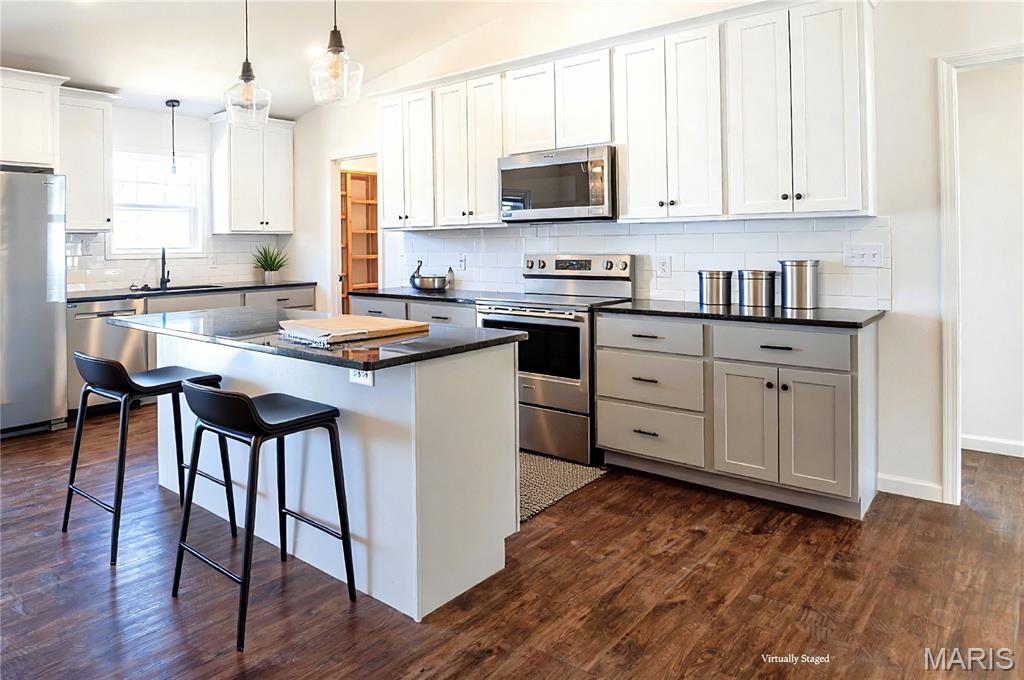 619 Scottsvale Drive