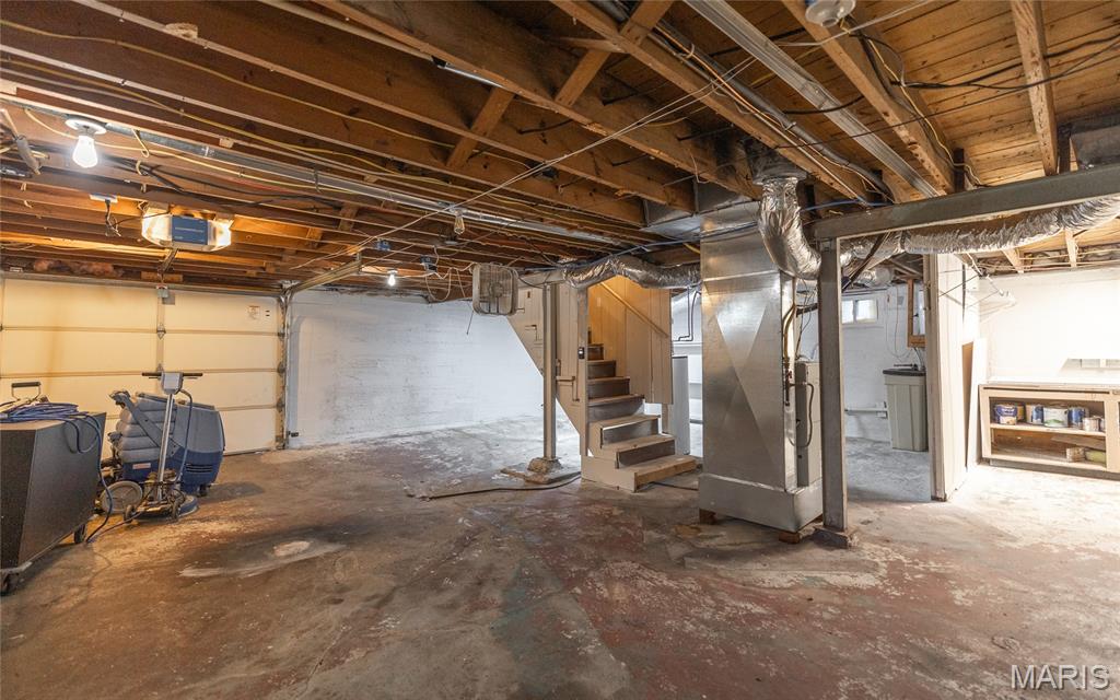 709 E 6th Street