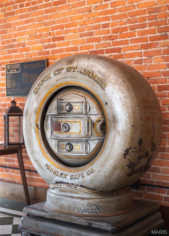 100 N Jefferson Street