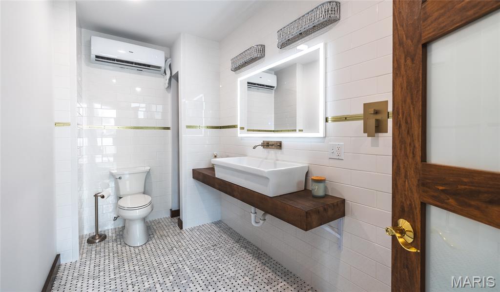 100 N Jefferson Street