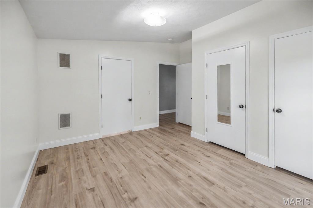 6 S Martin Street