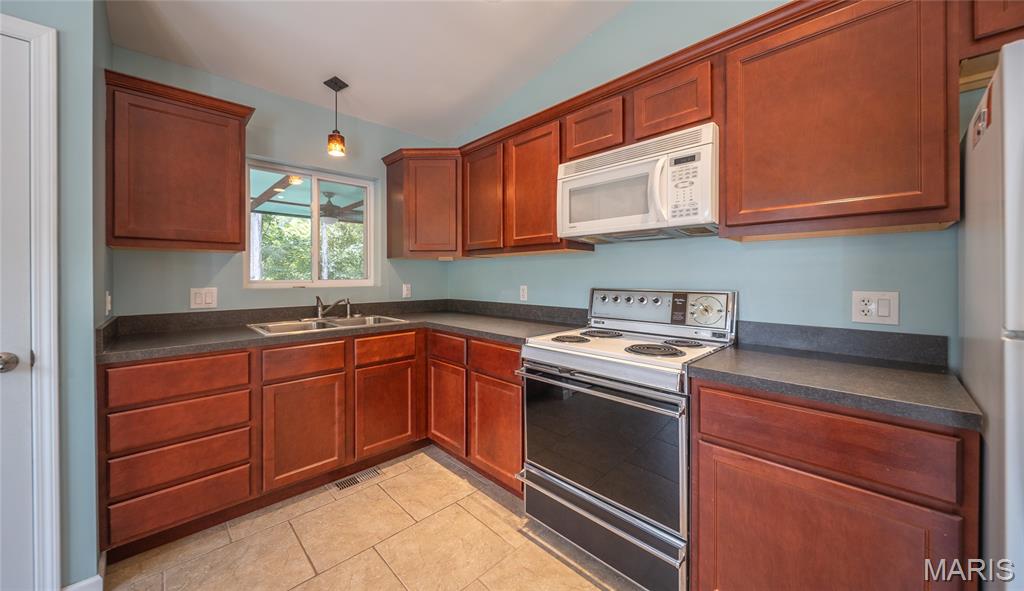 1643 Sequoya Ih Road
