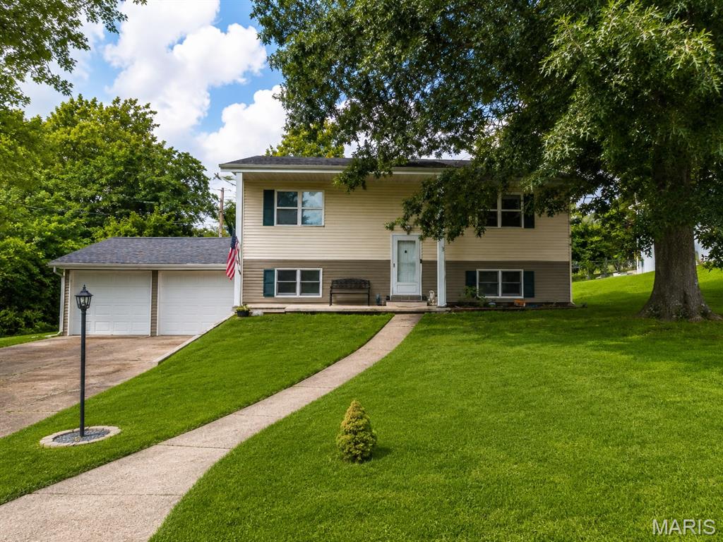 1303 Woodlawn Drive