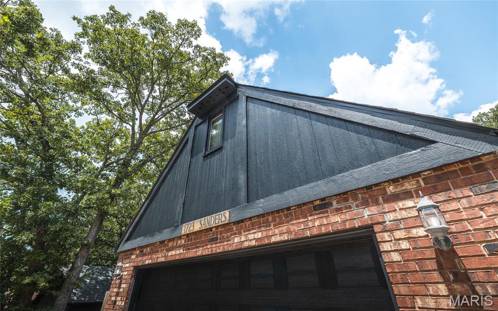 1723 Sanders Road