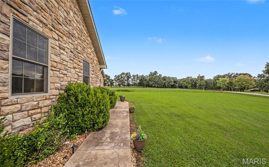 18960 County Road 1000