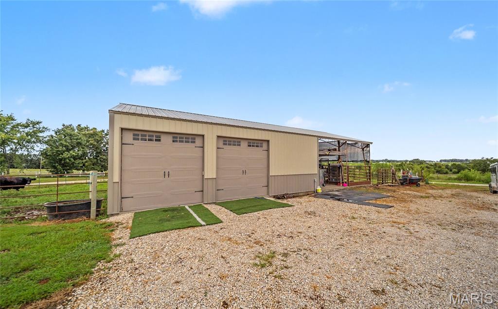 18960 County Road 1000