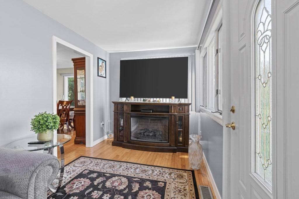 125 Charles Ave