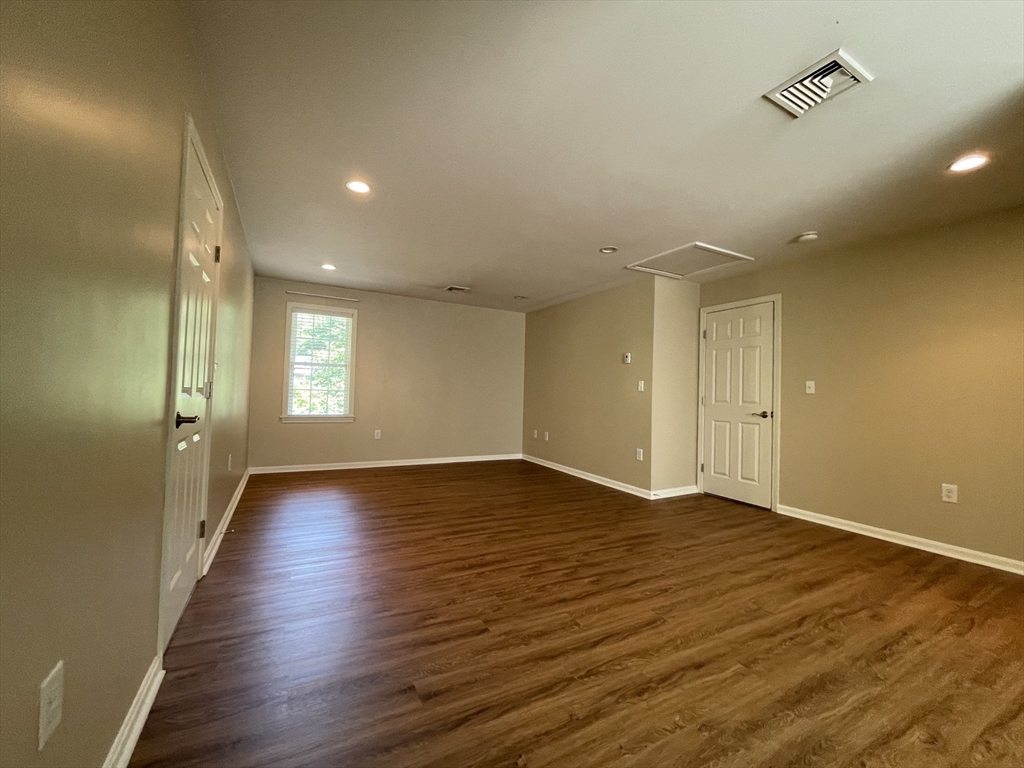 43 Brewster Rd # 43
