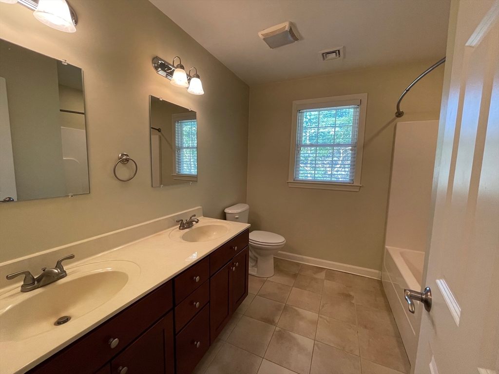 43 Brewster Rd # 43