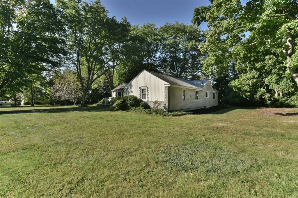 24 Curtis St