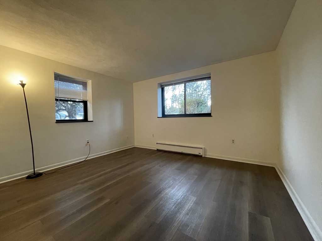 1323 Worcester Rd # E1