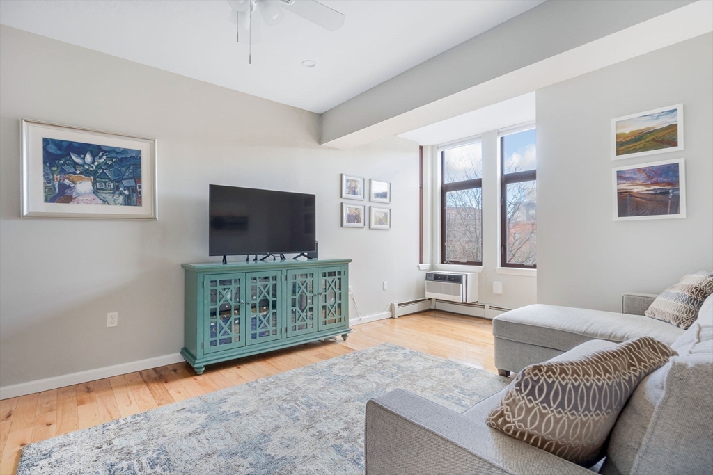 143 W Brookline St # 303