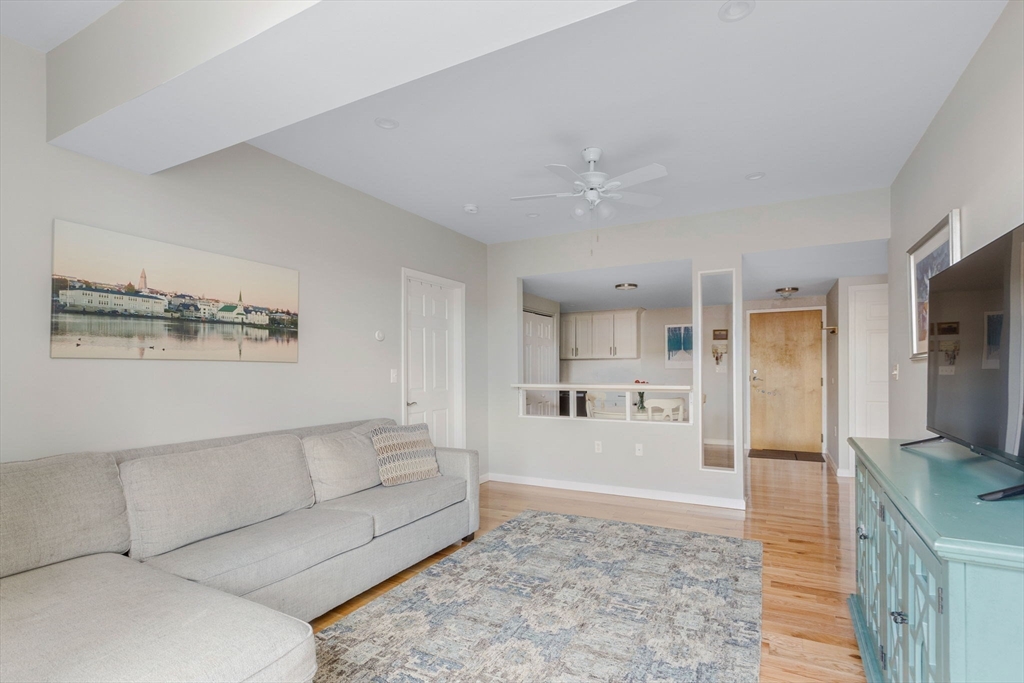 143 W Brookline St # 303