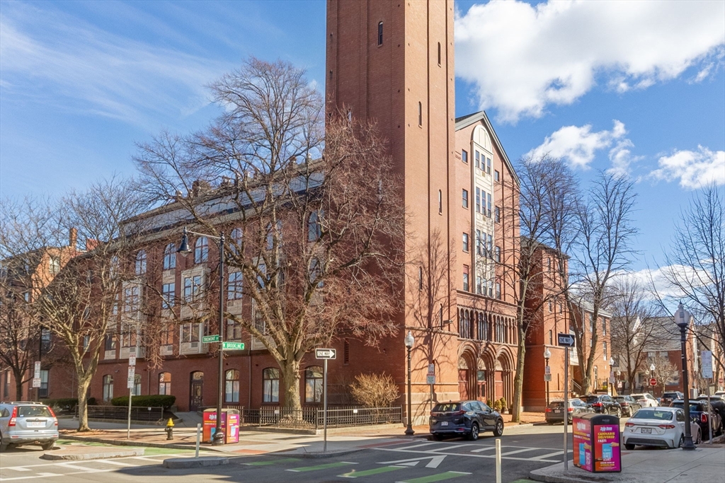 143 W Brookline St # 303