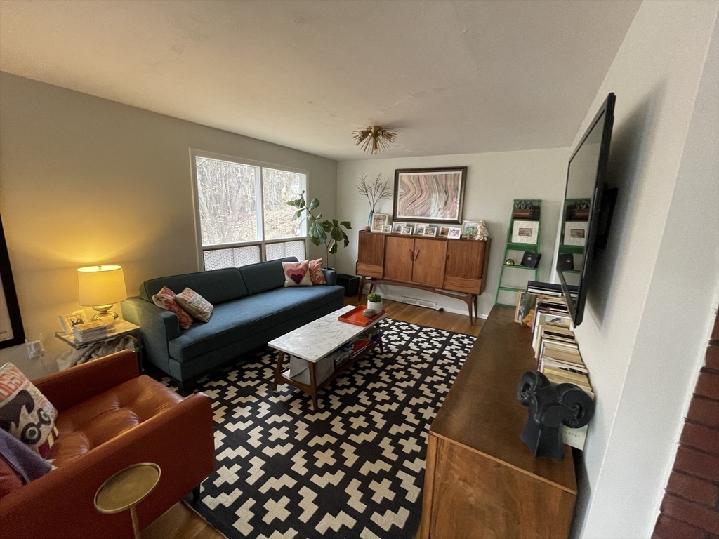 178 Beethoven Ave. Unit: -