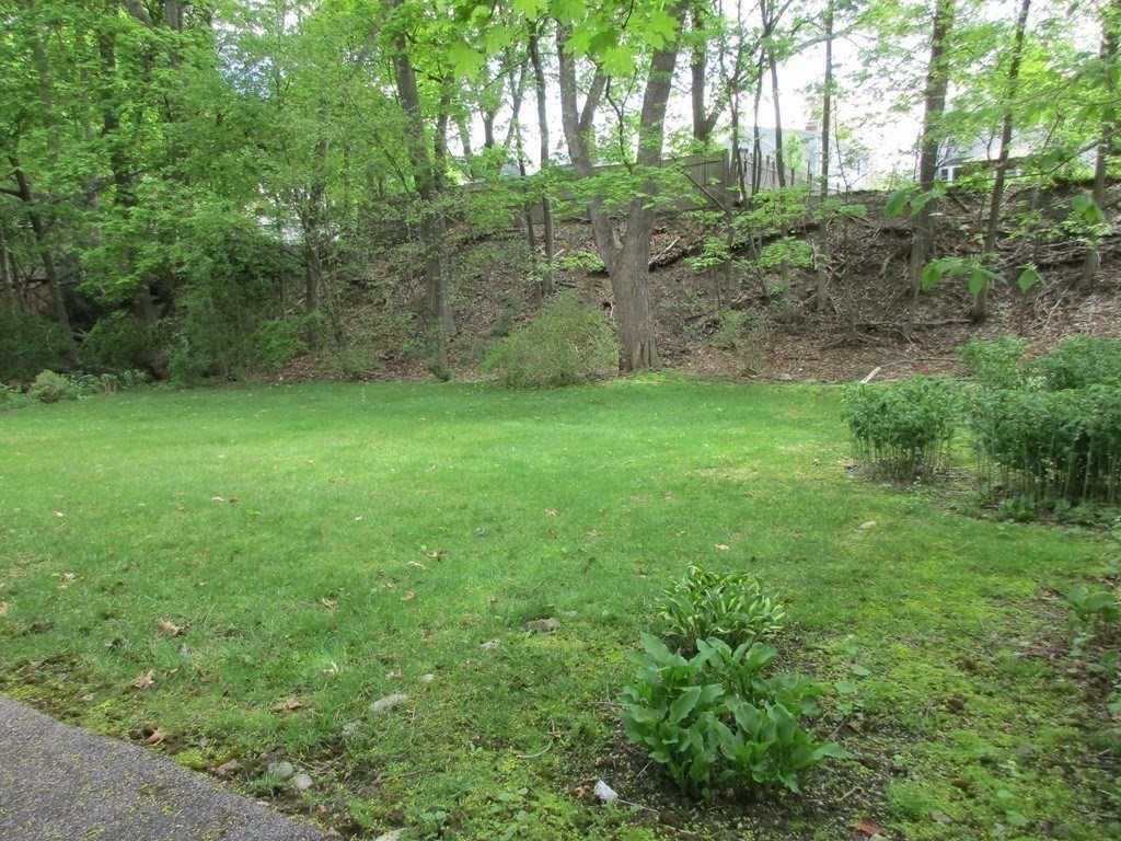 178 Beethoven Ave. Unit: -