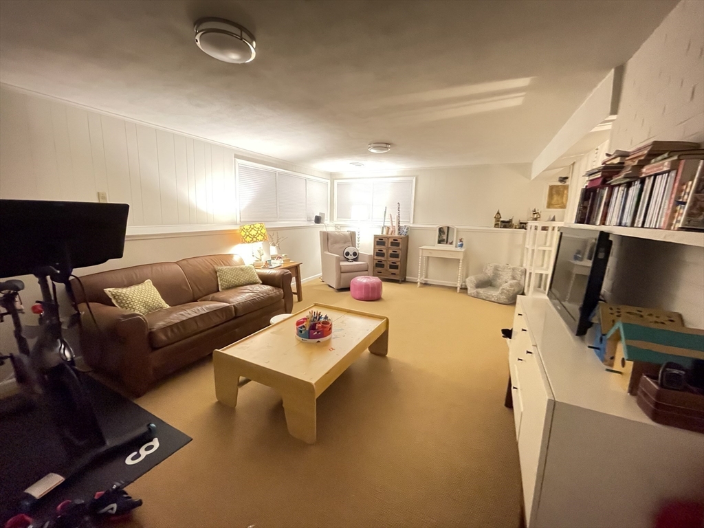 178 Beethoven Ave. Unit: -