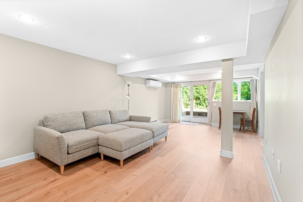 6 Crestview Dr