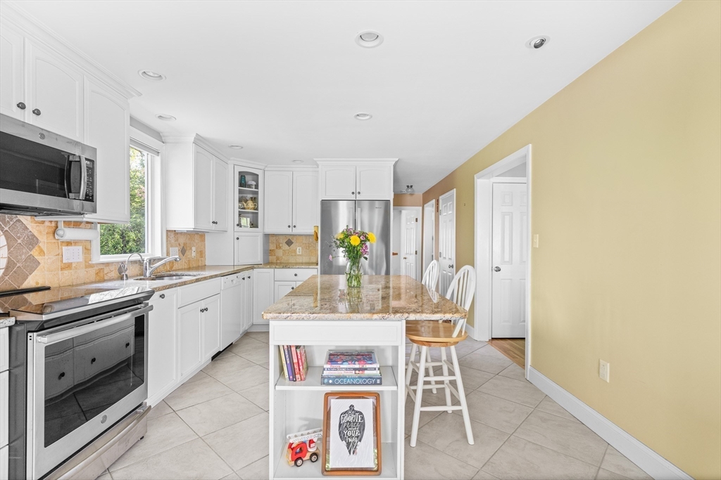 6 Crestview Dr