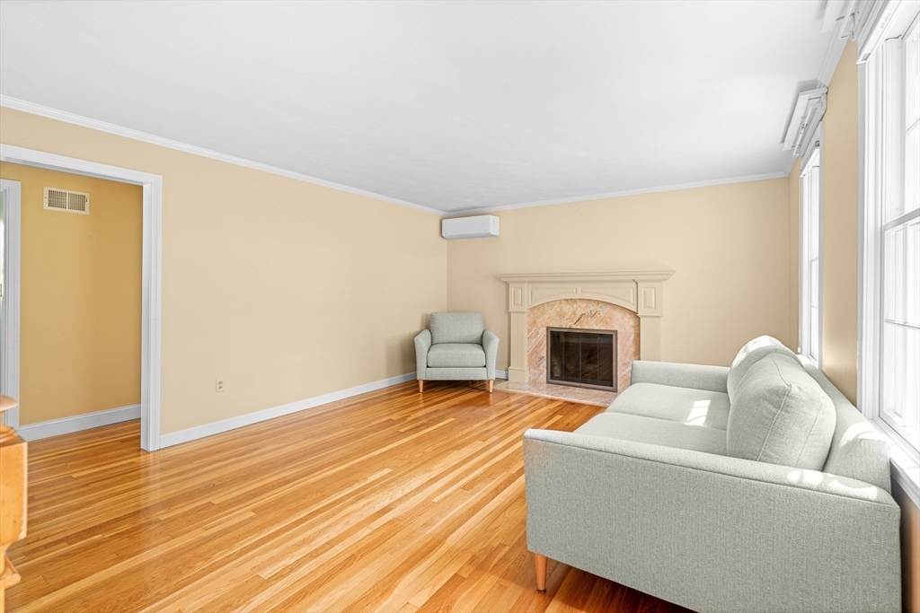 6 Crestview Dr