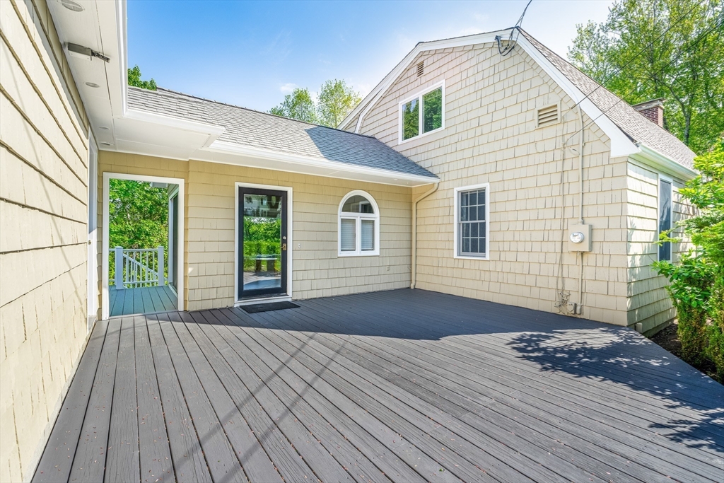 6 Crestview Dr