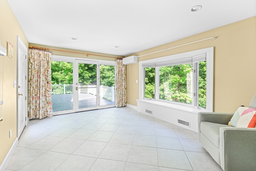 6 Crestview Dr
