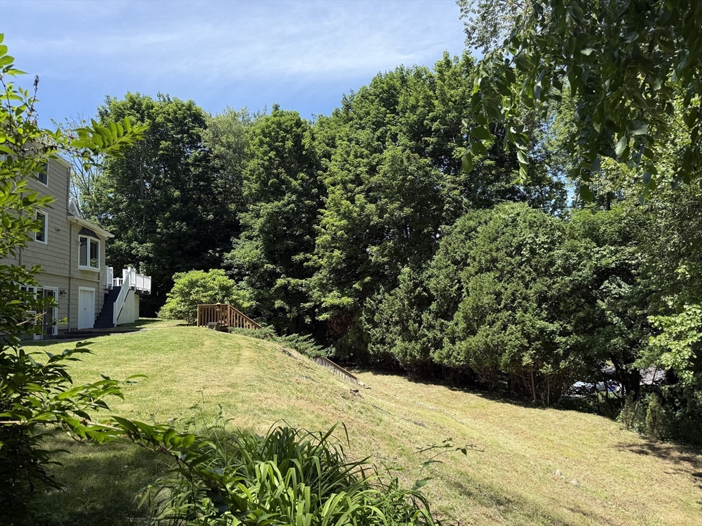6 Crestview Dr